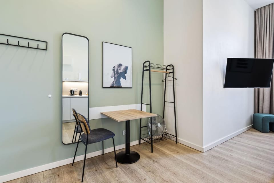 TV and multimedia, Dining area, Bedroom