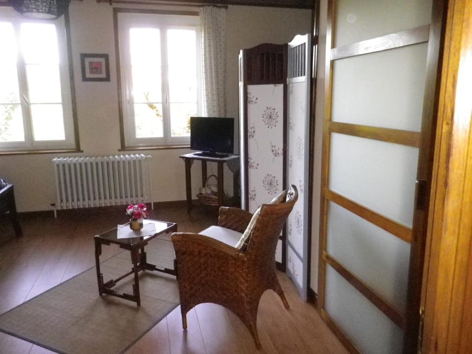 Chambre d'hôtes La Haie Fleurie Bed and Breakfast in Auvergne-Rhône-Alpes