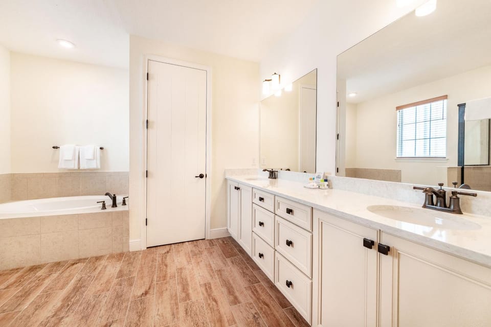 Shower, Bathroom, Bath, towels