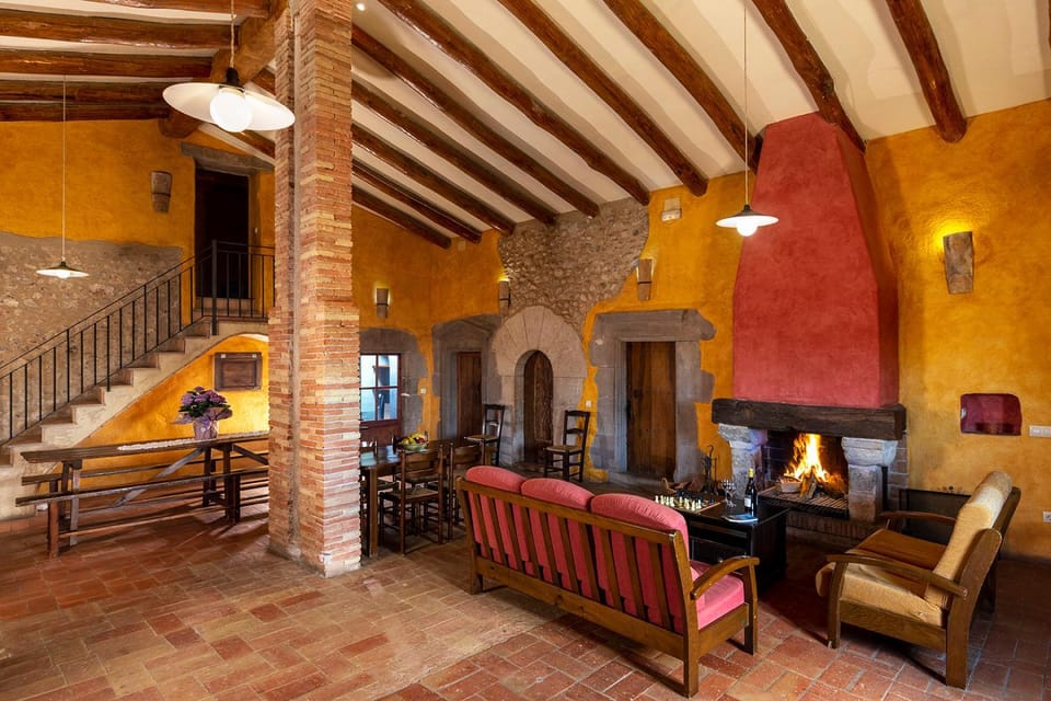 Living room, Seating area, fireplace