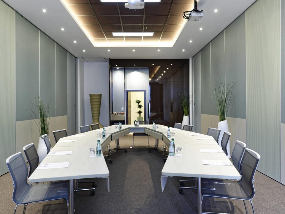 Meeting/conference room