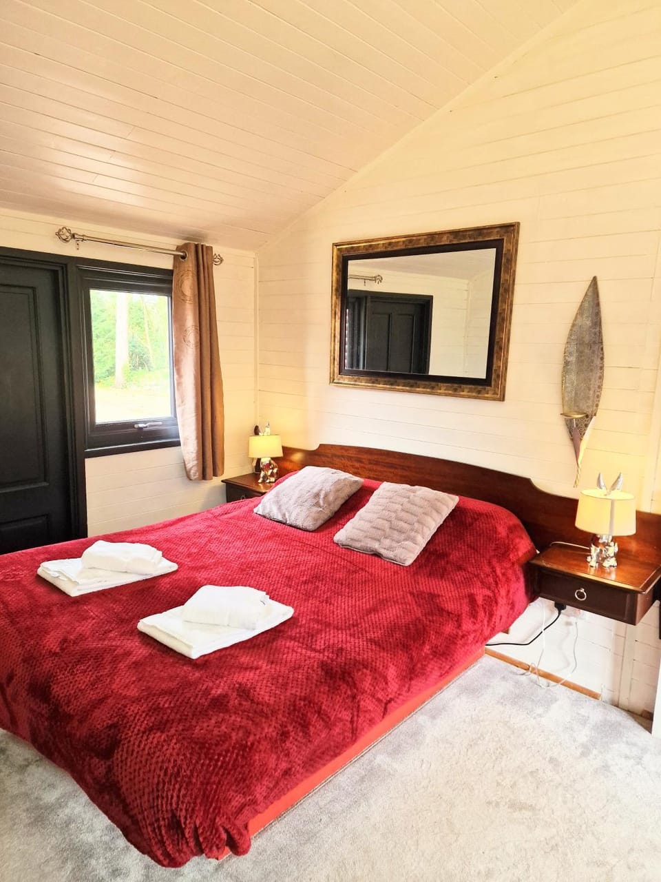 Bed, Bedroom