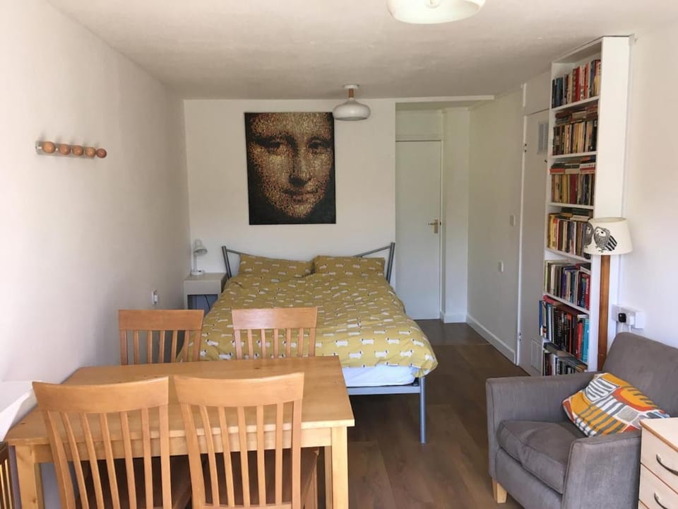 The River Flat Apartment in Oxford
