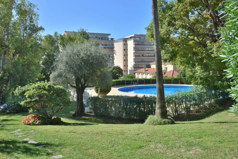 Garden, Swimming pool