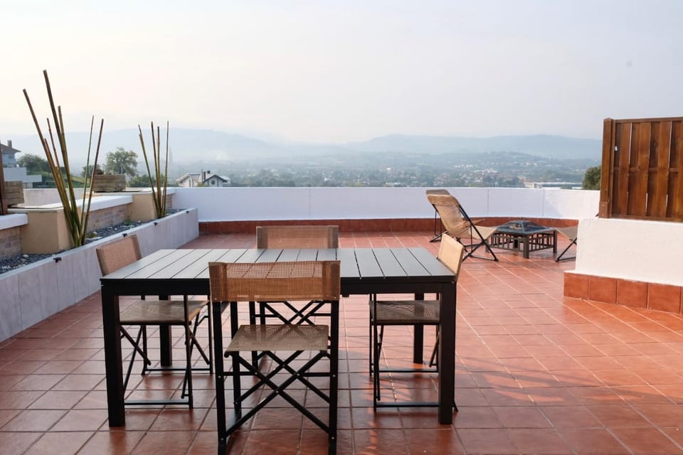 BBQ facilities, Balcony/Terrace, Dining area, City view, Mountain view, Sea view