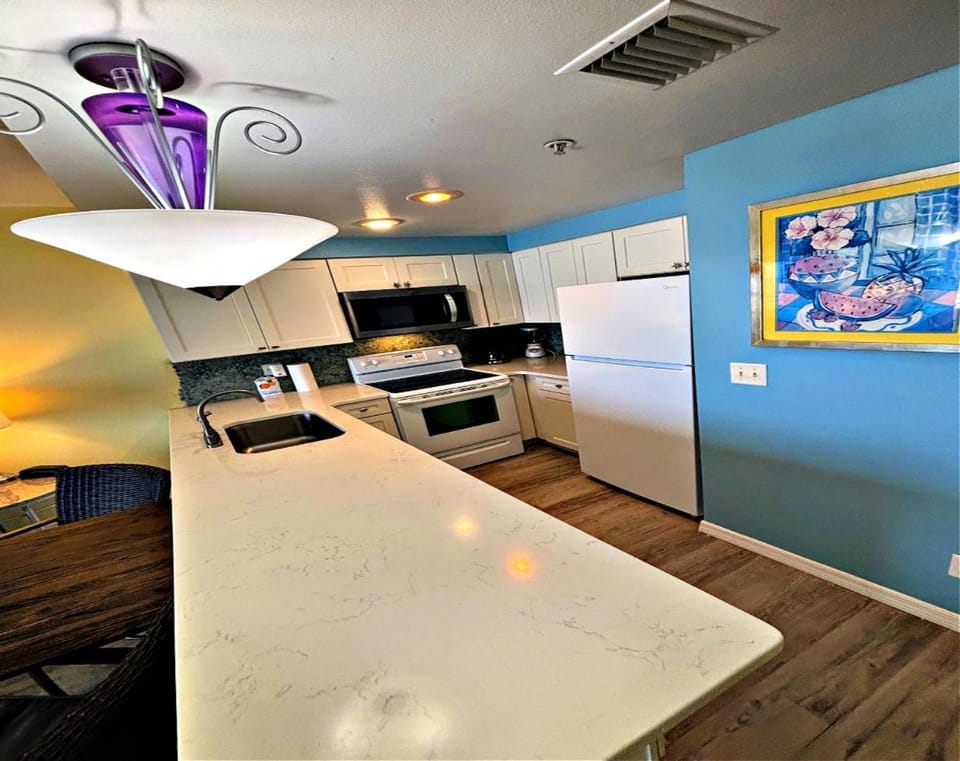 1 BR Direct Oceanfront Condo Wyndham Ocean Walk Resort - Daytona Funland 703 Apartment in Florida