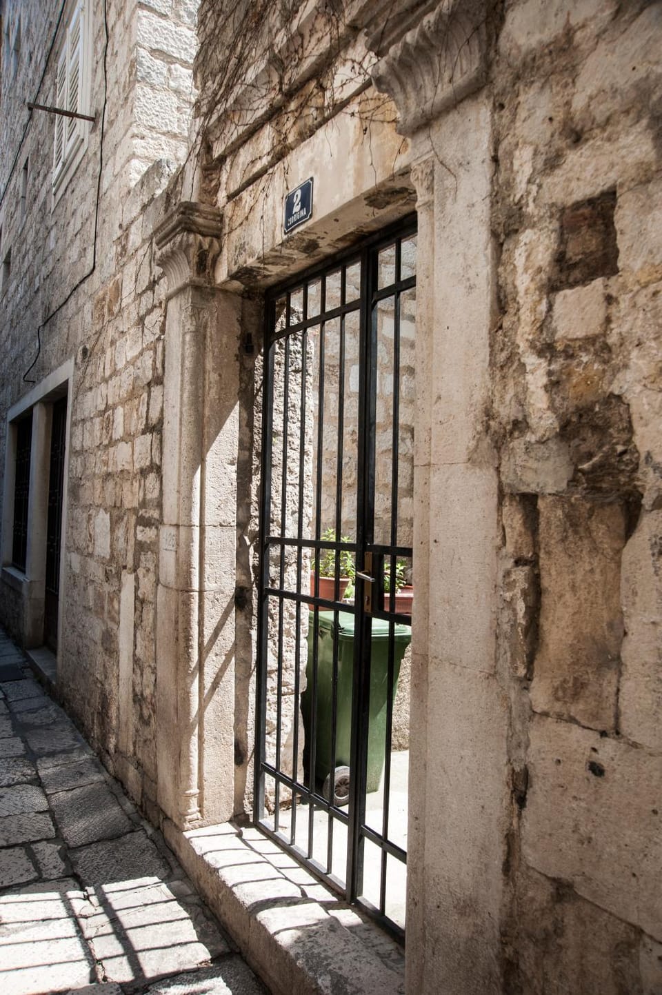 Facade/entrance