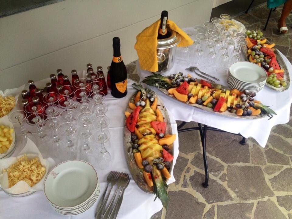 Food and drinks, Drinks, Alcoholic drinks, Non alcoholic drinks