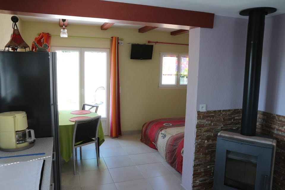 TV and multimedia, Living room, Dining area, Bedroom