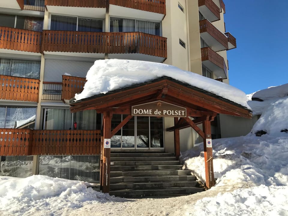 Facade/entrance, Property logo or sign, Winter