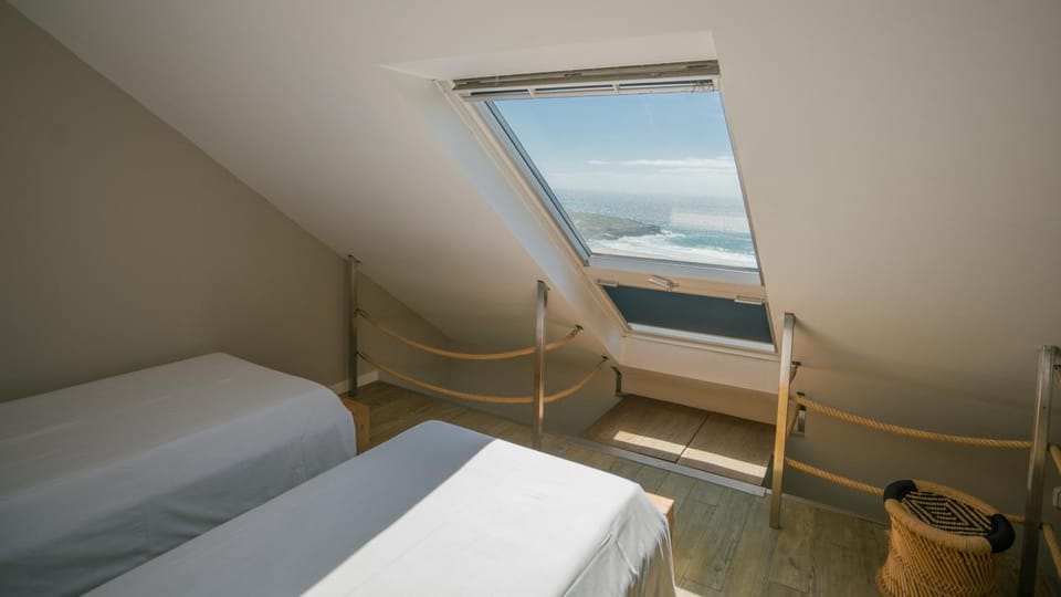 Bed, Natural landscape, Photo of the whole room, Bedroom, Sea view
