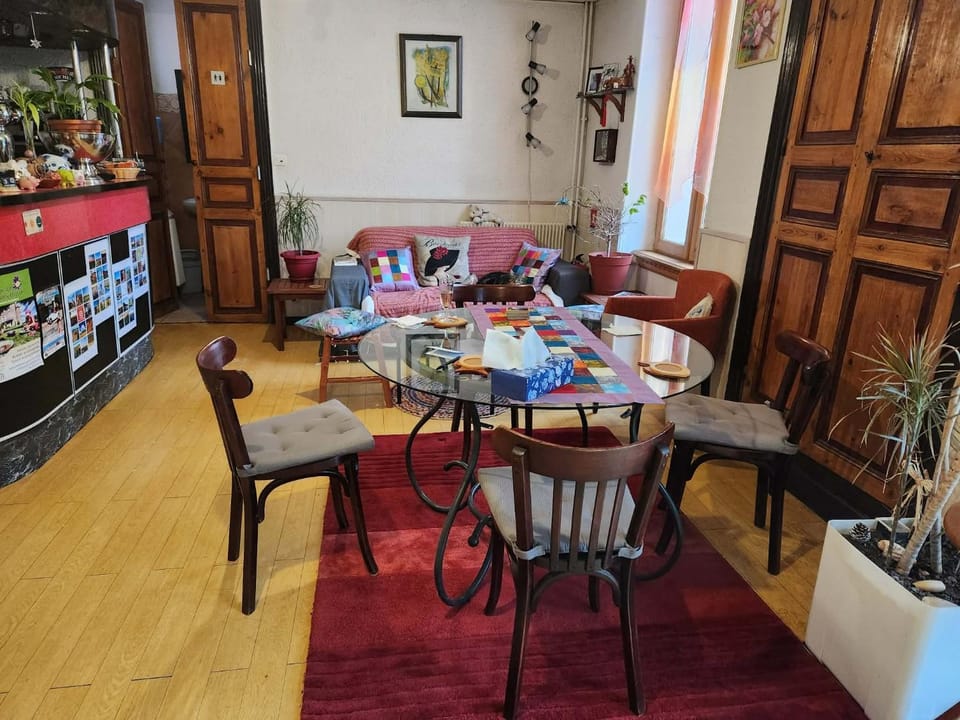 Hote de l'île chez Wendy et Fred Hotel in Auvergne-Rhône-Alpes