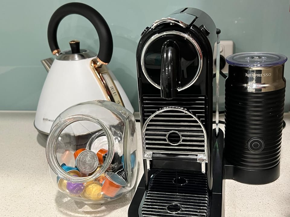 Coffee/tea facilities, Kitchen or kitchenette