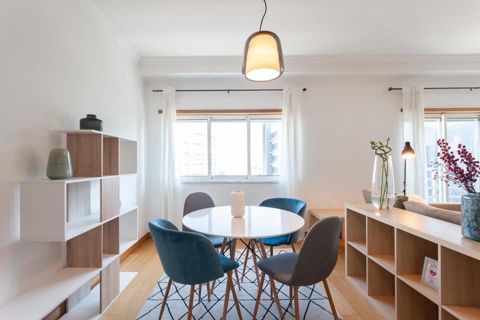 Central Orient Residence - Modern, spacious and sunny! By the river! Apartment in Lisbon