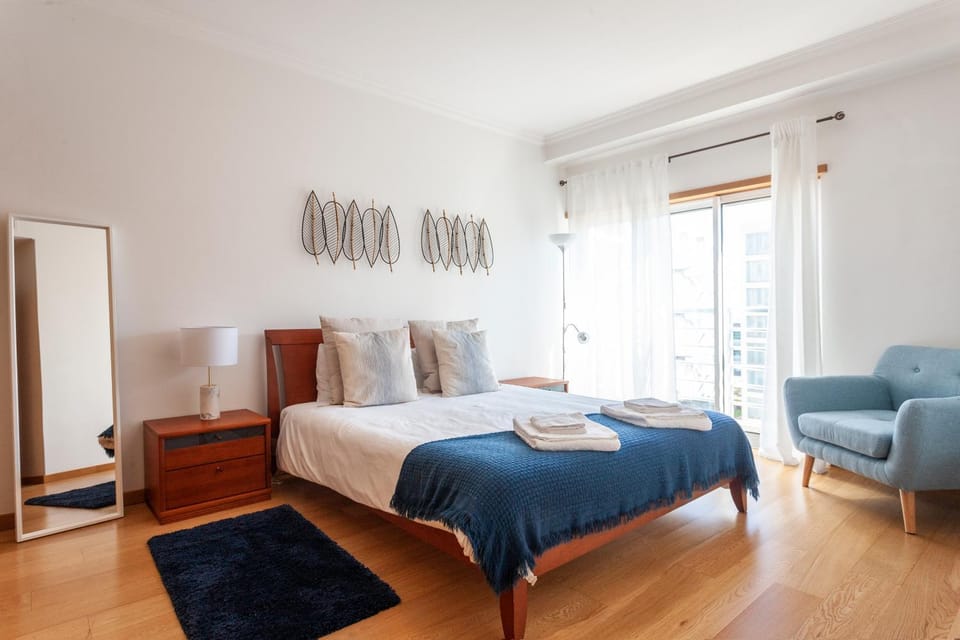 Central Orient Residence - Modern, spacious and sunny! By the river! Apartment in Lisbon