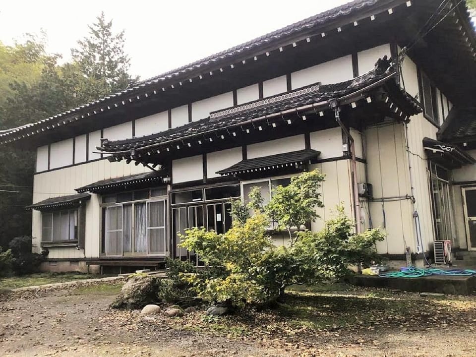 Property building, Facade/entrance