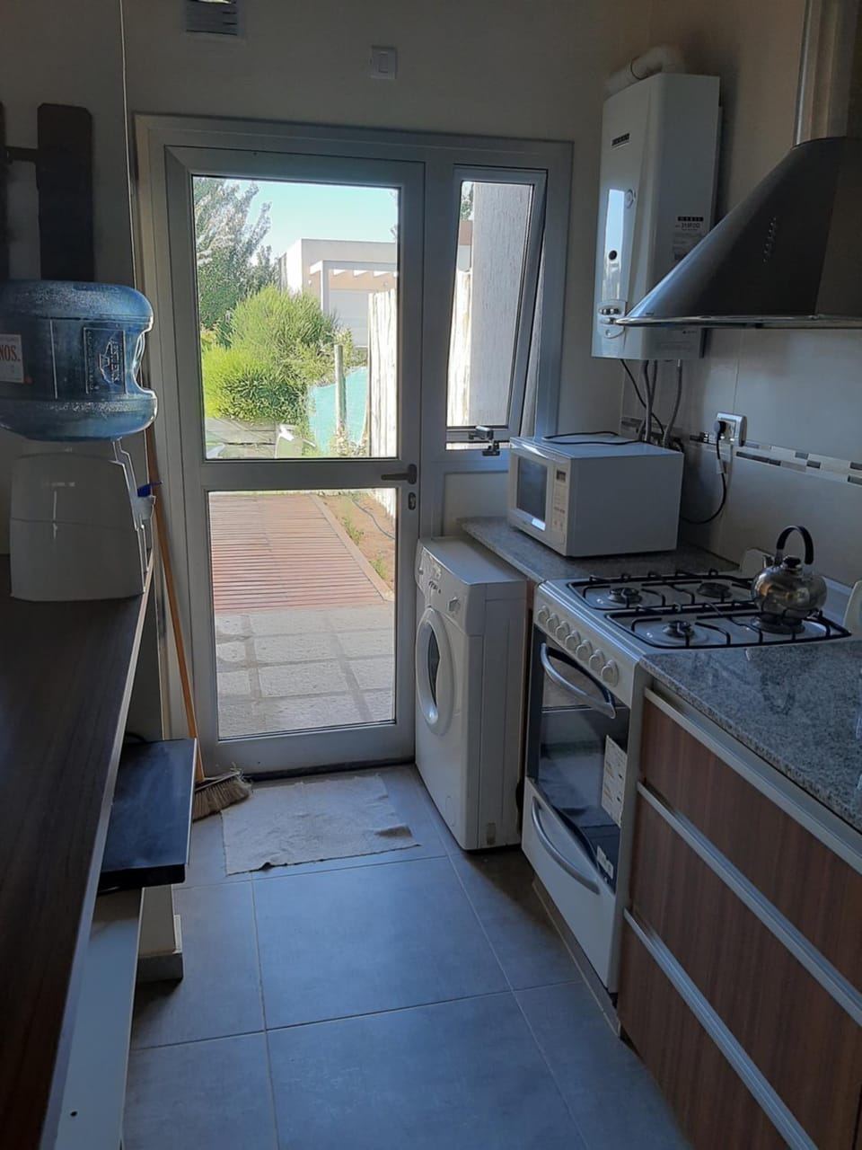 Duplex monte hermoso con patio parrila cochera House in Buenos Aires Province