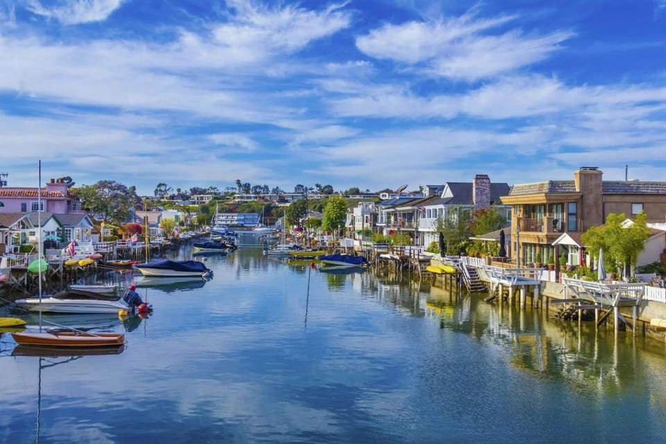 Newport Beach House 1 blk to beach and 25 min to Disney Apartment in Costa Mesa