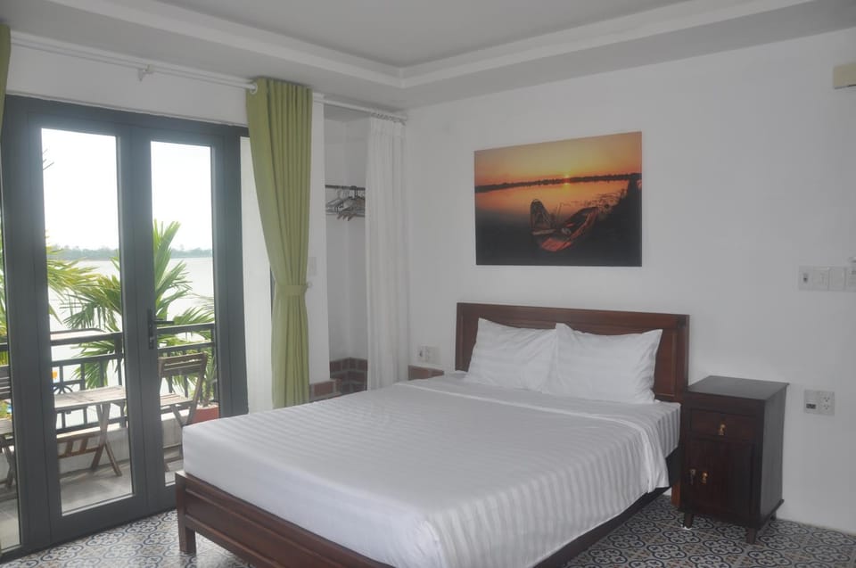 Autumn Bay Retreat Hotel in Hoi An