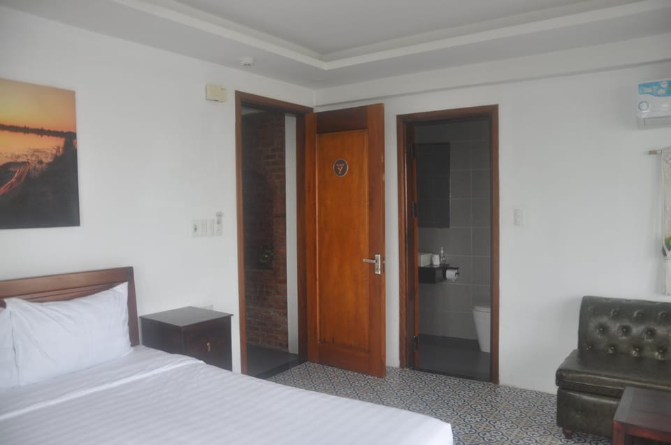 Autumn Bay Retreat Hotel in Hoi An