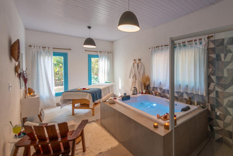 Hot Tub, Massage, Spa and wellness centre/facilities