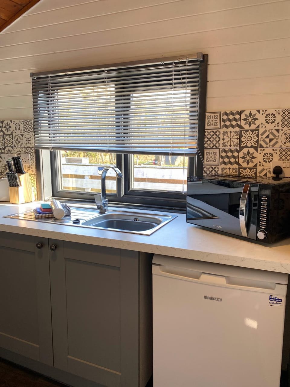 Otter 2 Lodge - Private Hot Tub- Dog Friendly - Wiltshire-Bristol House in Warminster