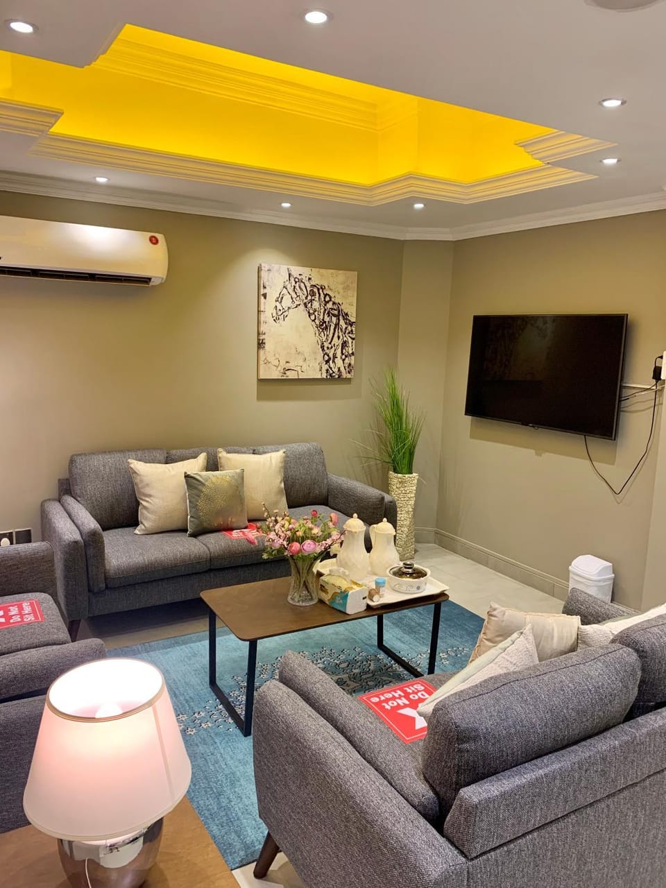 Living room, Seating area