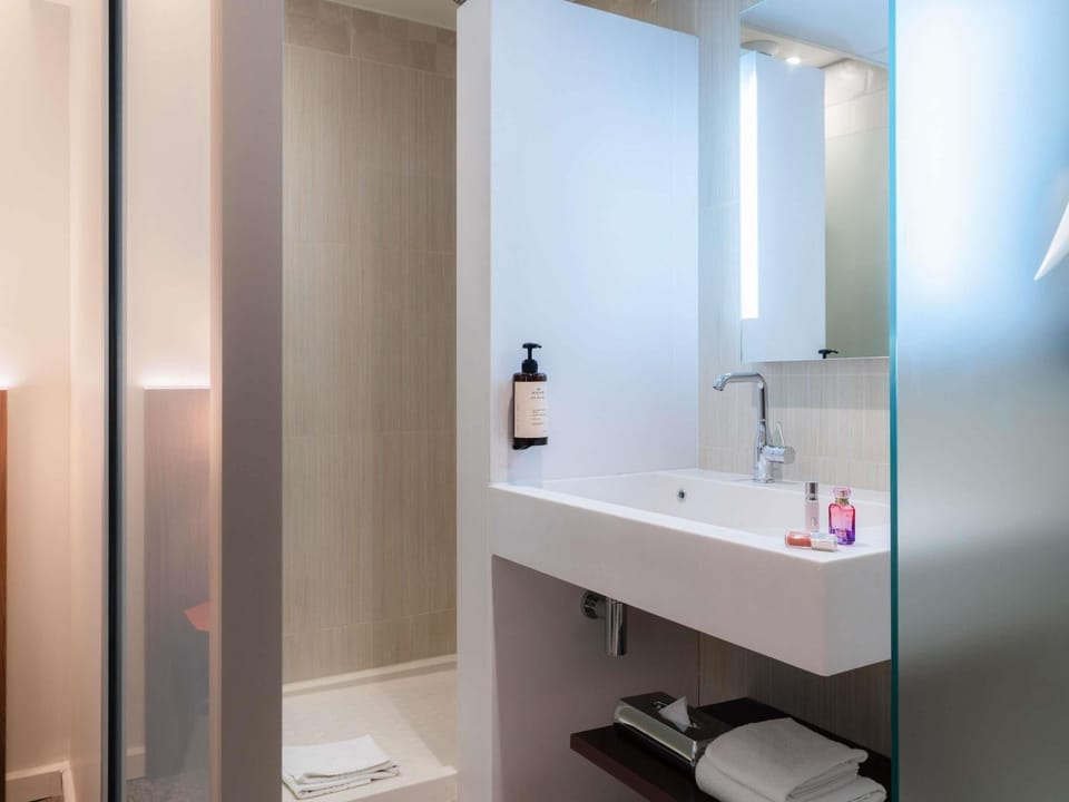 Toilet, Bathroom, Bedroom