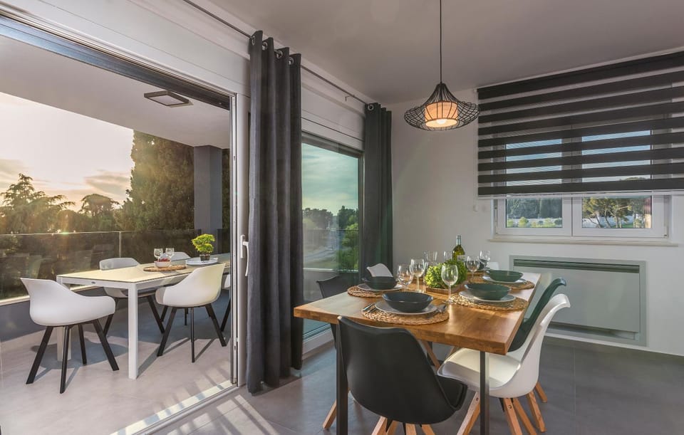 Balcony/Terrace, Dining area