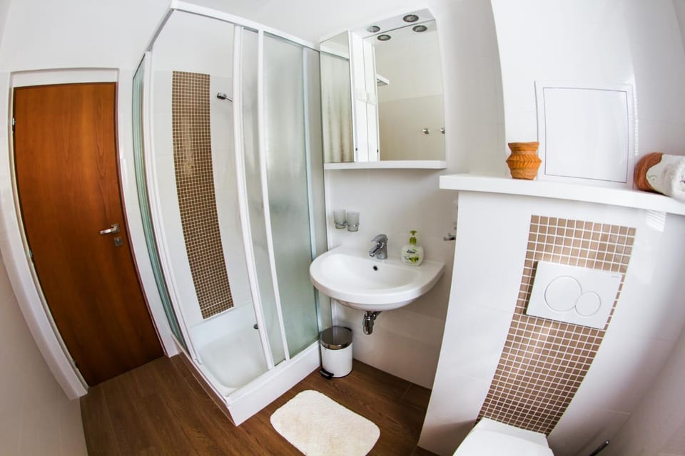 Shower, Bathroom, Decorative detail