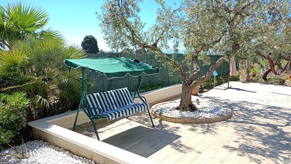 La casetta degli ulivi con piscina Apartment in Sicily