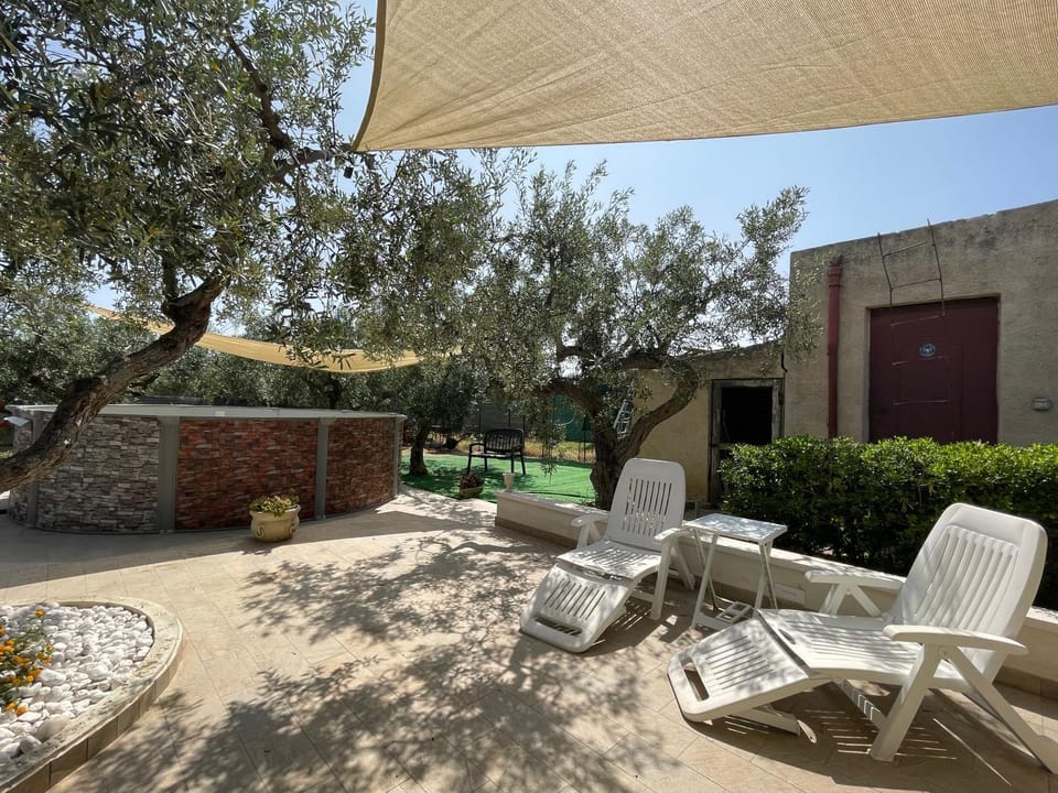 La casetta degli ulivi con piscina Apartment in Sicily