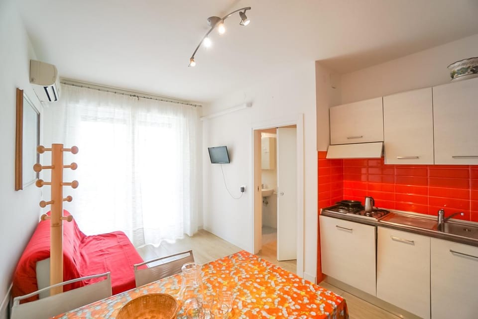 Kitchen or kitchenette, Living room, Dining area