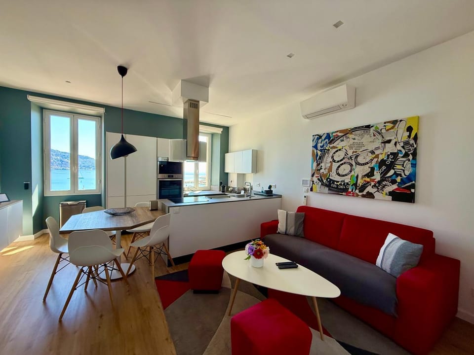 Living room, Dining area