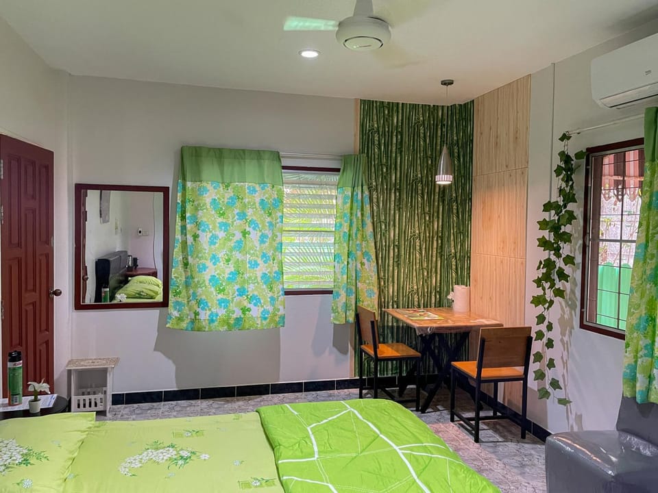Bangtao Rooms Bed and Breakfast in Choeng Thale