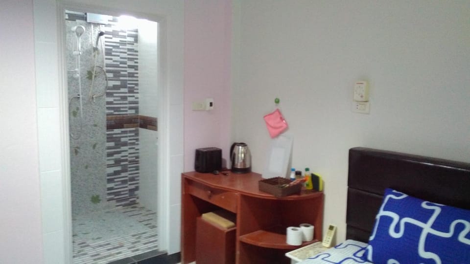 Bangtao Rooms Bed and Breakfast in Choeng Thale