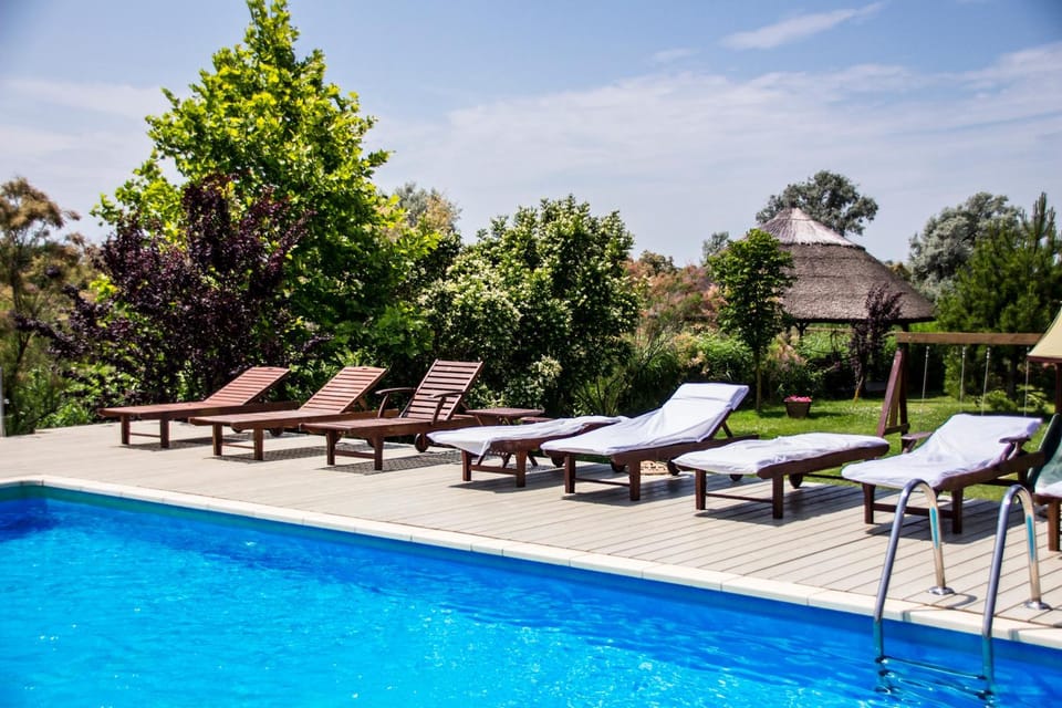 Swimming pool, Swimming pool