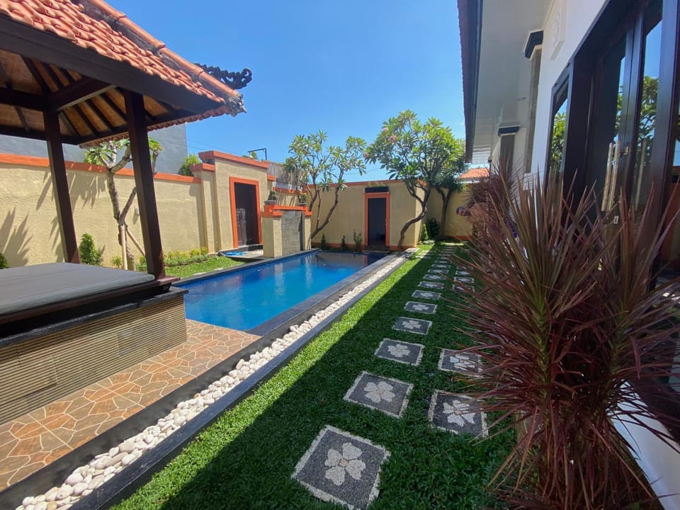 Property building, Swimming pool