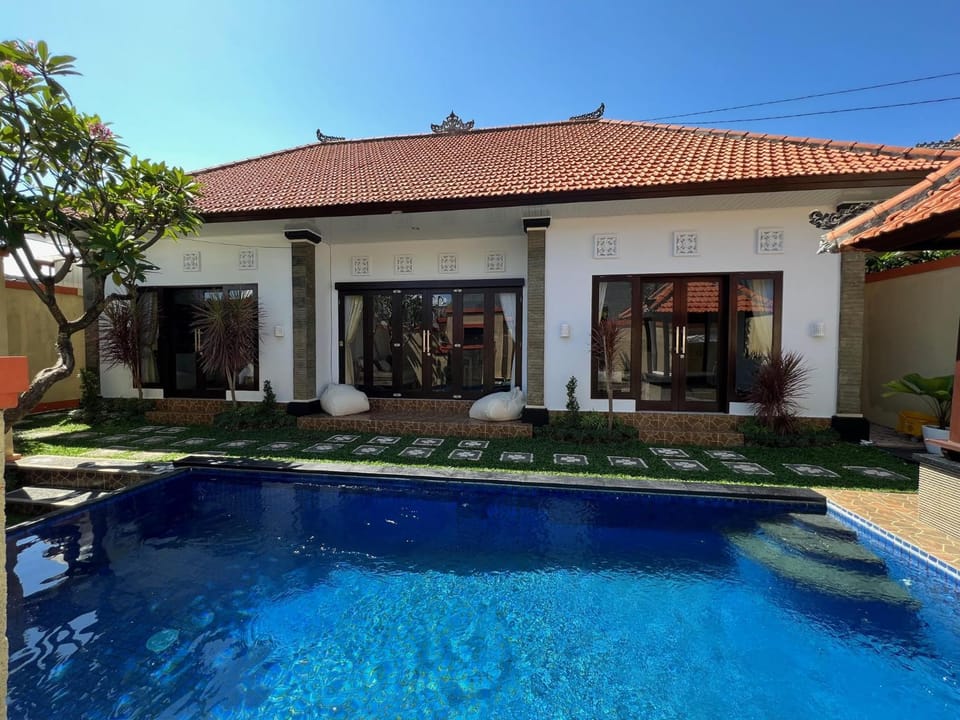 Property building, Swimming pool