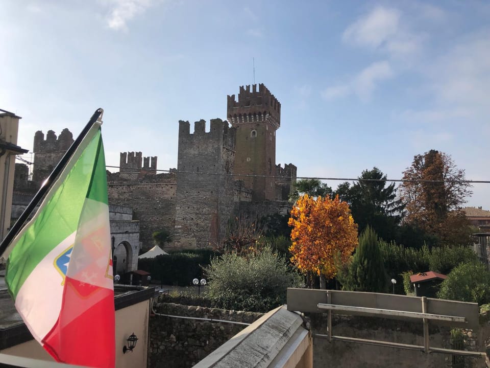 Property building, Balcony/Terrace