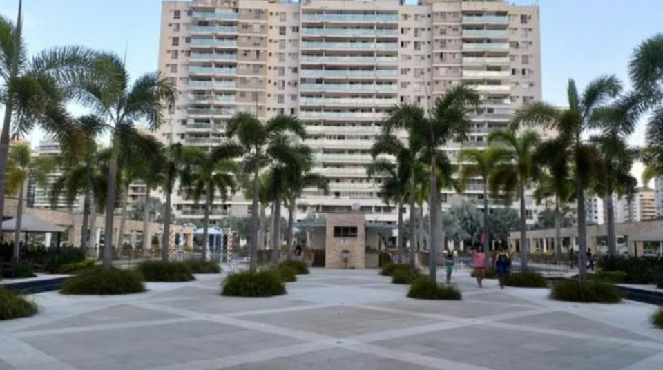 Property building, Facade/entrance, Lobby or reception, Lake view