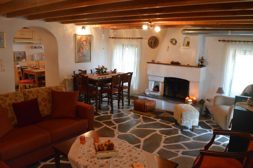 Living room, Seating area, Dining area, flat iron