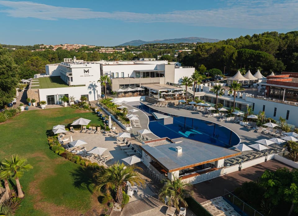 Bird's eye view, Swimming pool