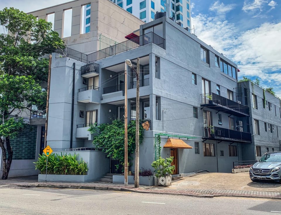 Property building, Facade/entrance, Neighbourhood, Balcony/Terrace