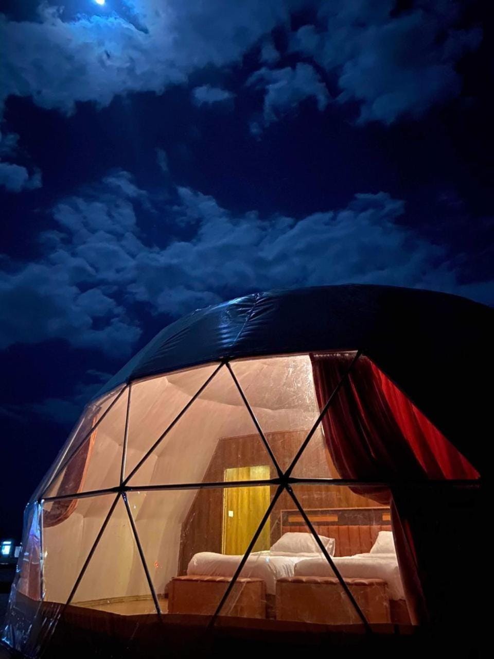 Night, Decorative detail, Bedroom, On site