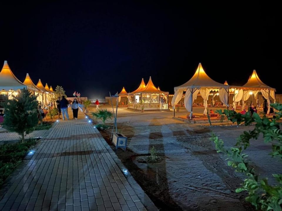 People, Activities, Nightclub / DJ, Guests, Family