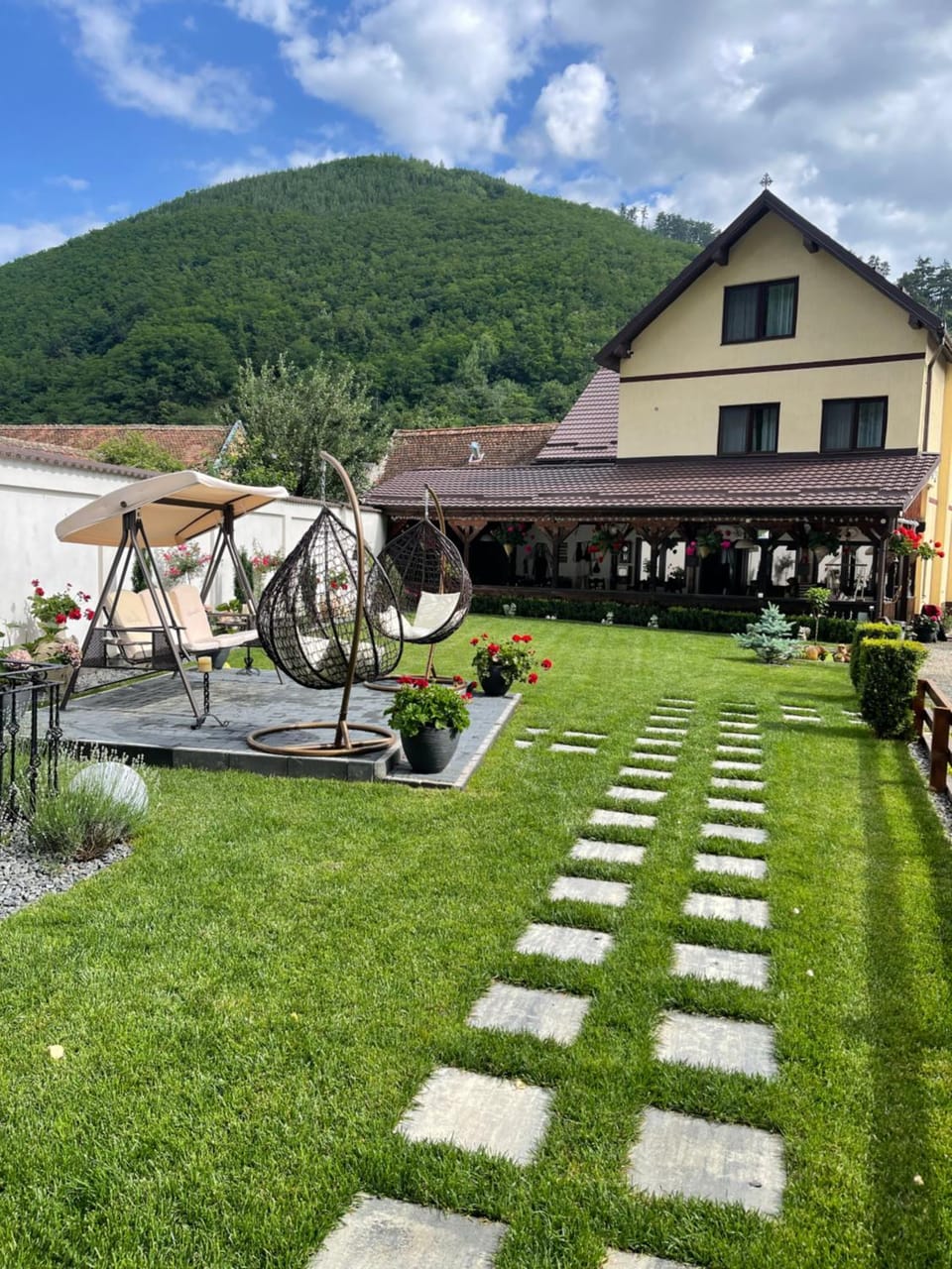 Pensiunea Domnescu Bed and Breakfast in Romania