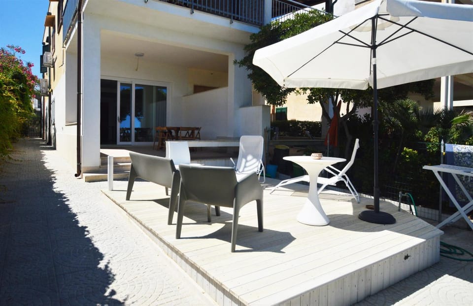 Off site, Balcony/Terrace
