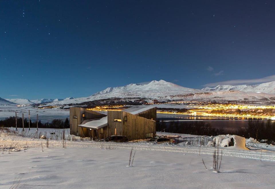 Facade/entrance, Off site, People, Winter, Mountain view, Sea view, Family