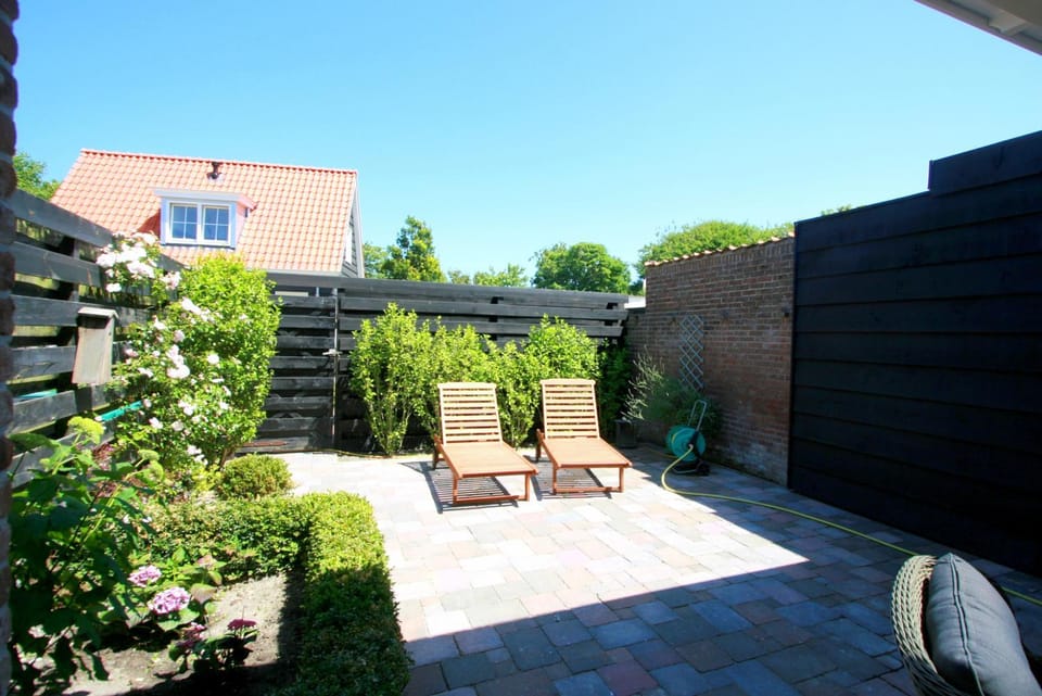 Garden, sunbed
